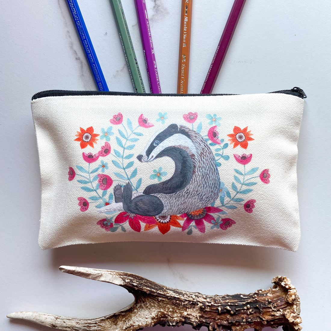 eko piórnik z borsukiem idealny na kredki