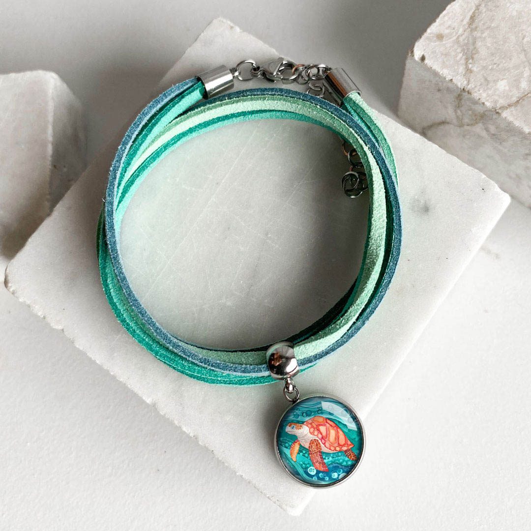 turtle-zolw-mietowa-bransoletka-z-rzemieni-dla-dziewczyny miętowa bransoletka z żółwiem morskim